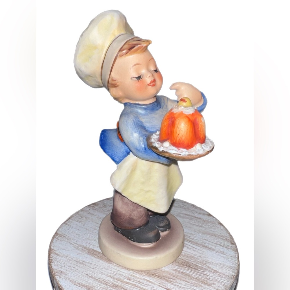 M.J. Hummel “Baker” #128 Figurine